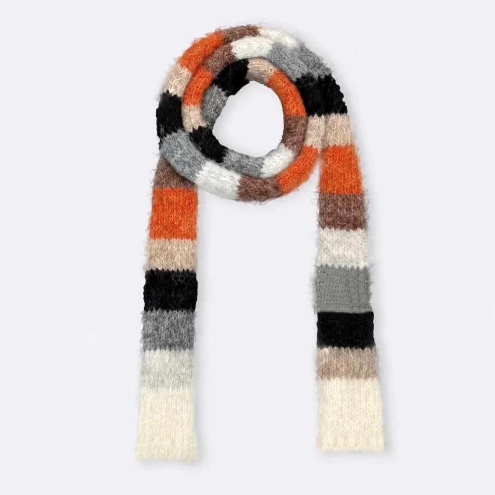 Y2K Style Striped Knitted Scar - огляд і ціна Winter Clothing Looks