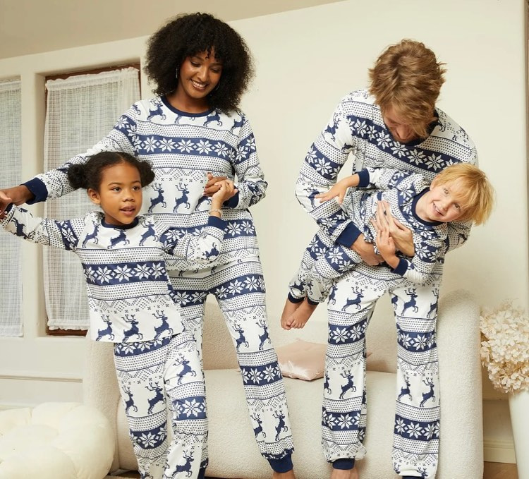 Merry Xmas Family Matching Paj - огляд і ціна Winter Clothing Looks